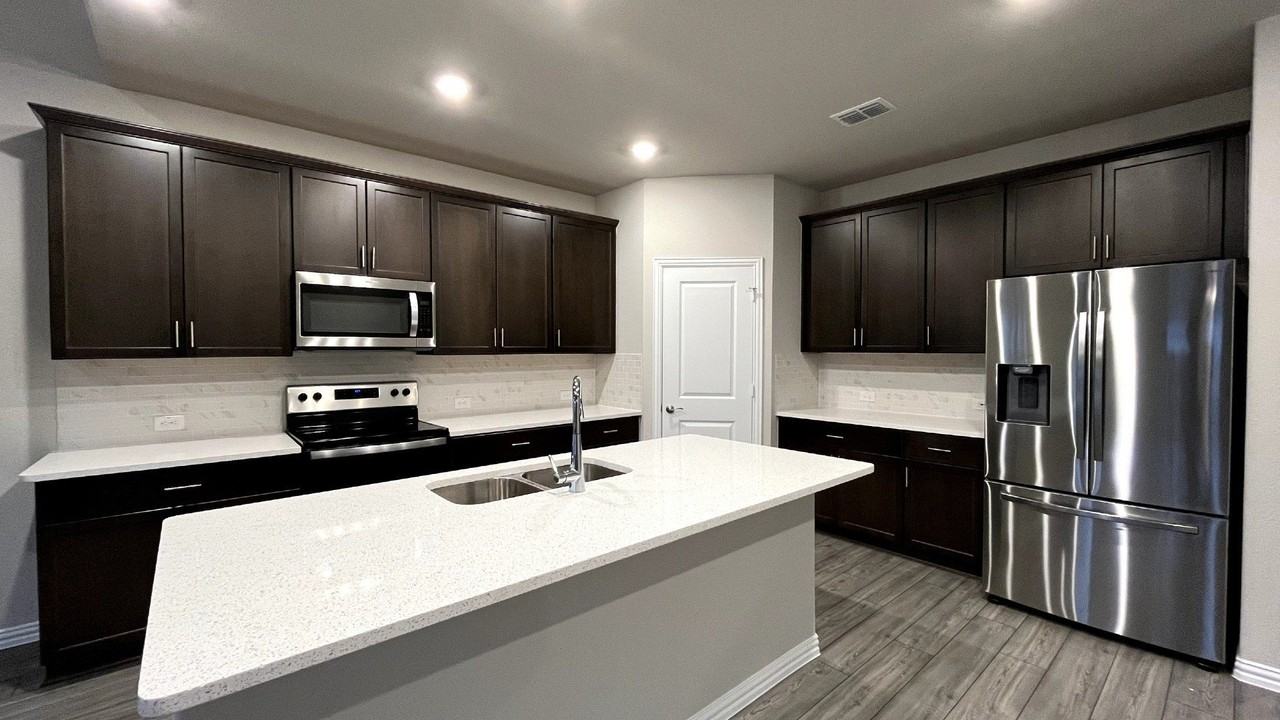 1608 Lannon Ln - Photo 3 of 27