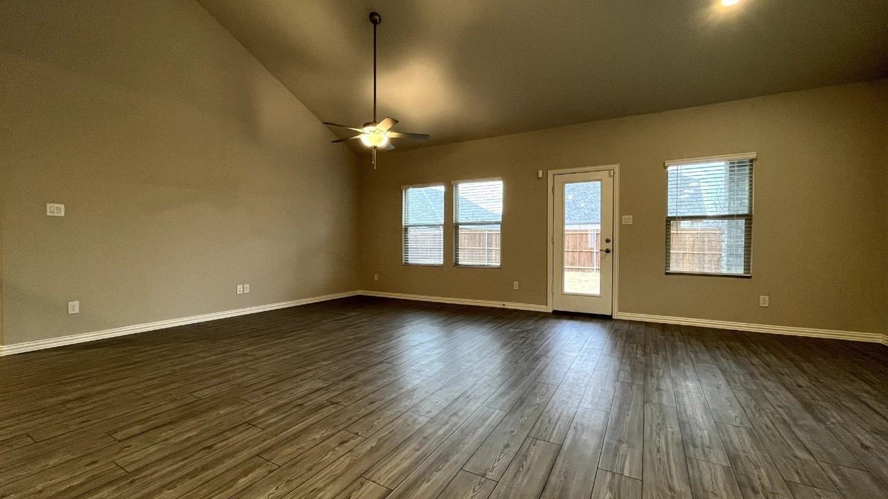 1608 Lannon Ln - Photo 5 of 27