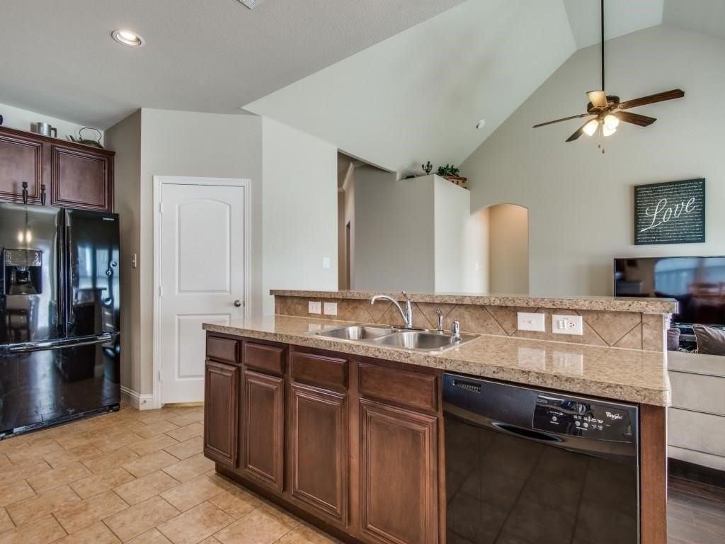 144 Mill St - Photo 7 of 27