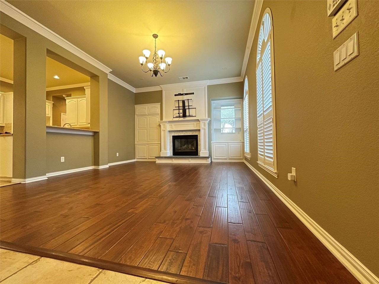40 Emerald Pond Dr - Photo 3 of 32