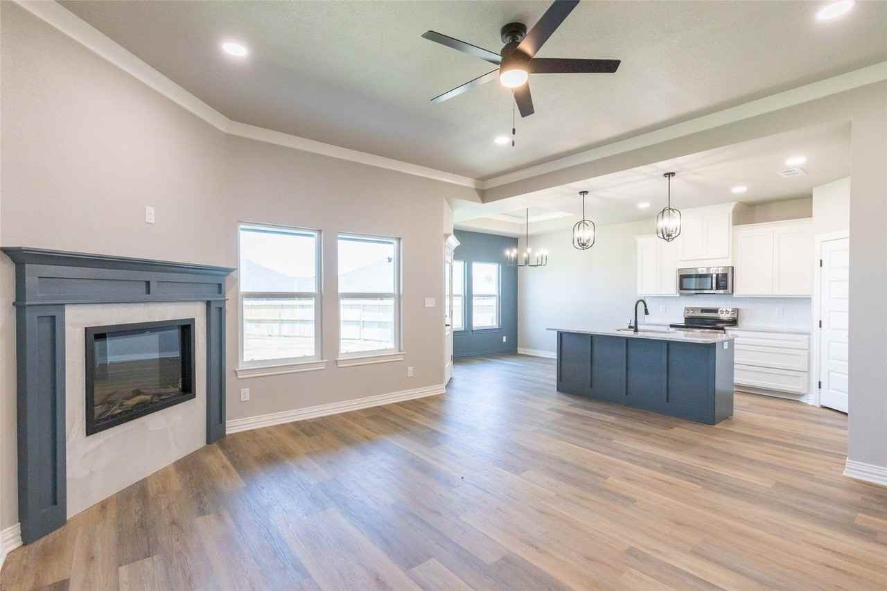 7701 Sawdust Trl - Photo 5 of 38