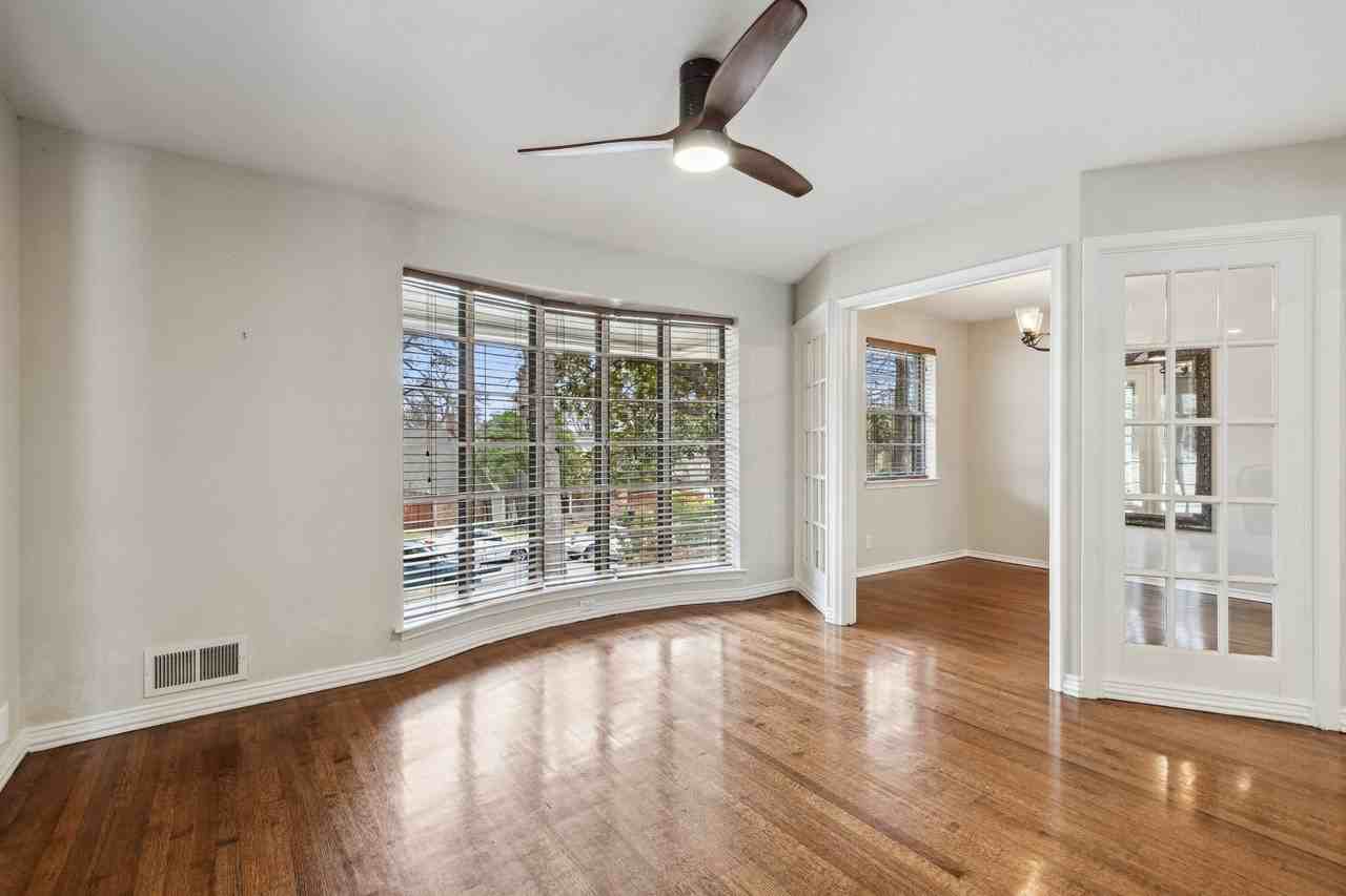 9611 Meadowhill Dr - Photo 4 of 24