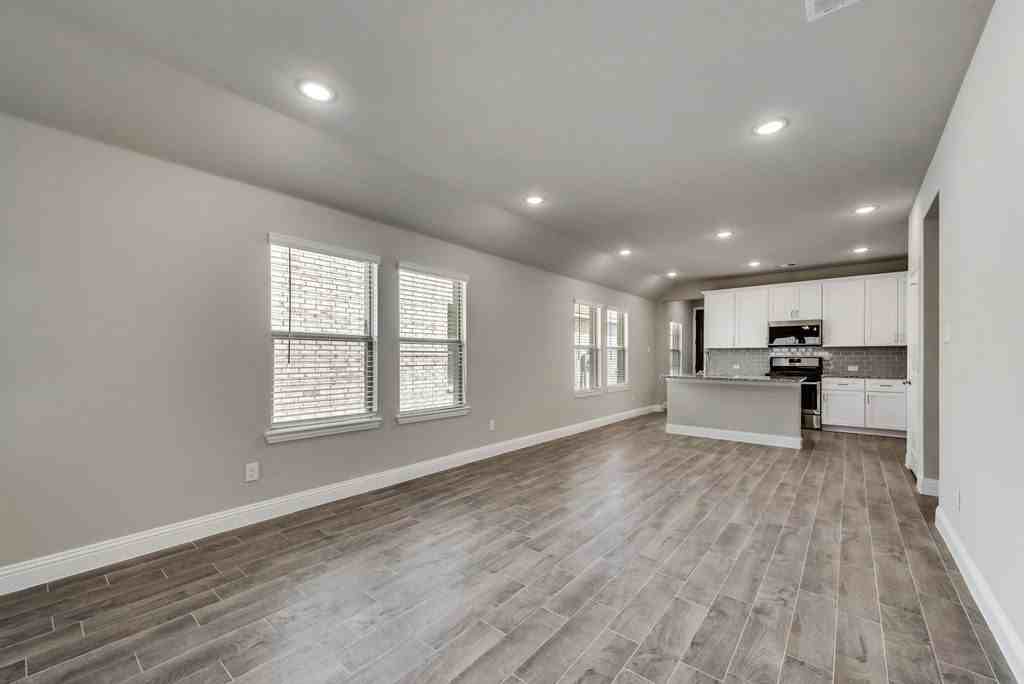 1080 Norias Dr - Photo 3 of 17