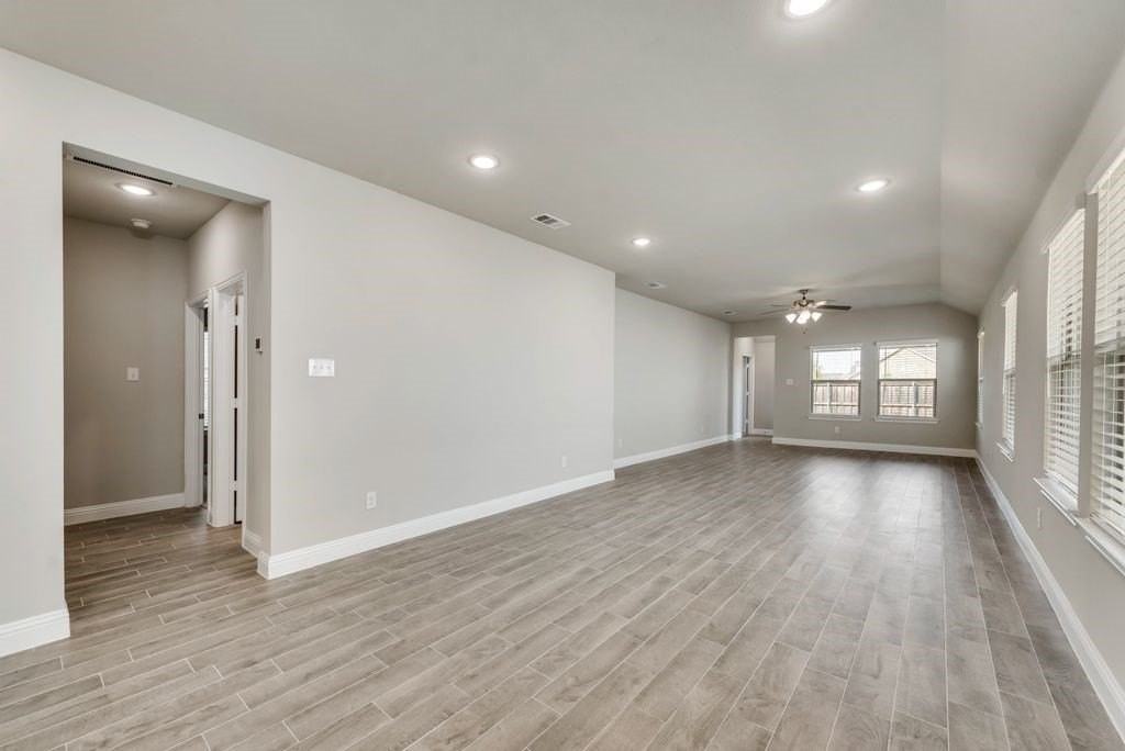 1080 Norias Dr - Photo 6 of 17