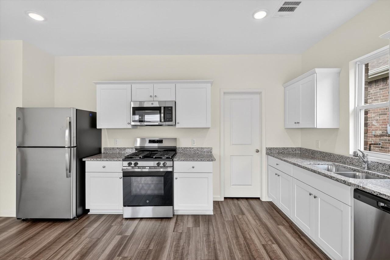 1301 Elliott Rd - Photo 6 of 29