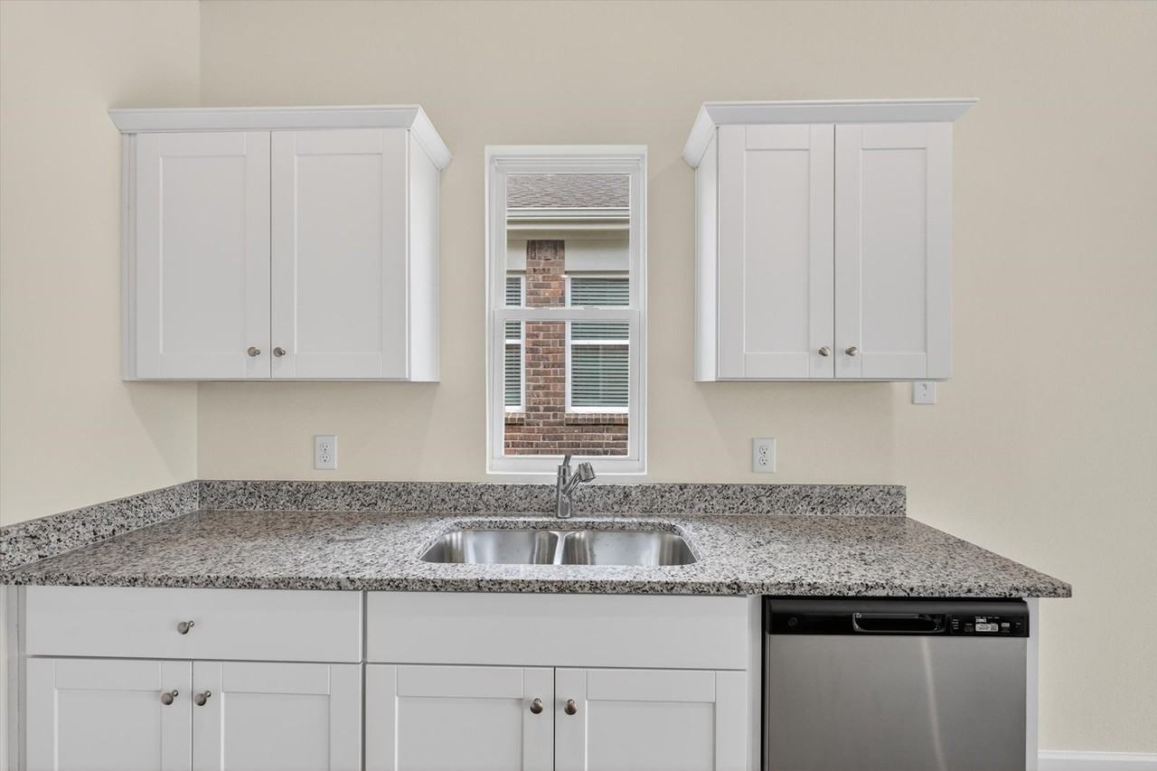 1301 Elliott Rd - Photo 7 of 29