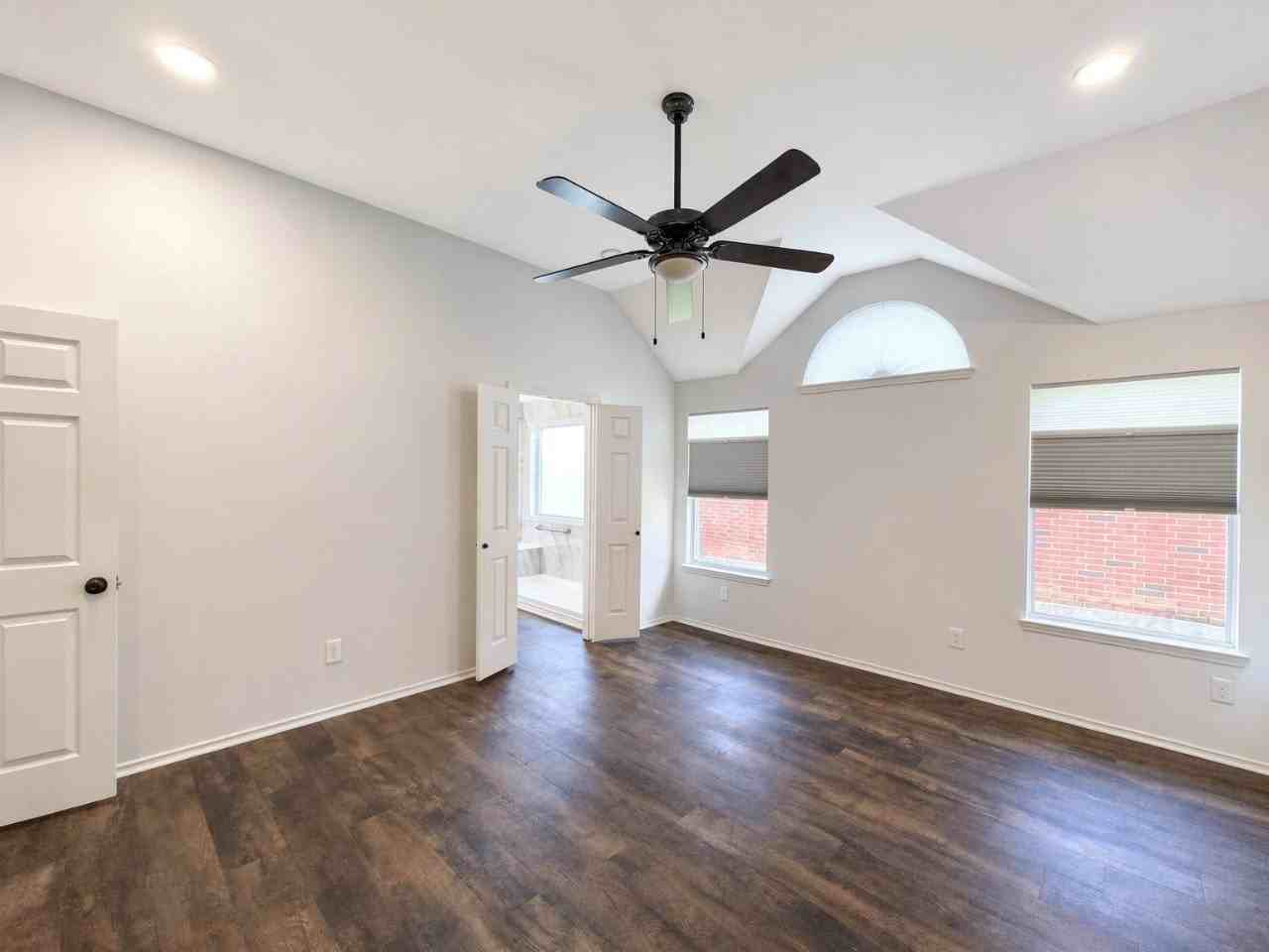 9903 Presthope Dr - Photo 5 of 20