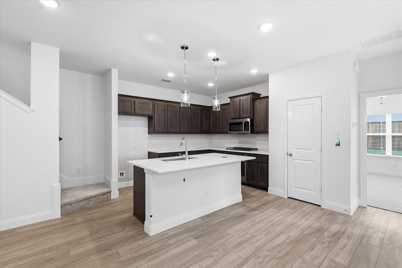 186 Balboa Ln #8 - Photo 7 of 30