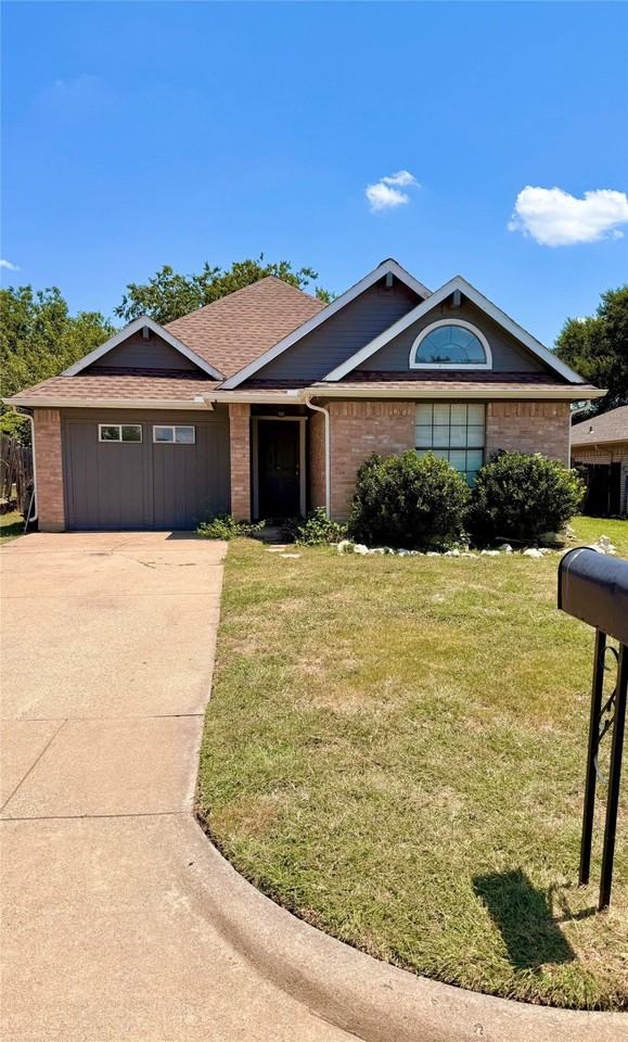 10208 Leatherwood Dr - Photo 2 of 13