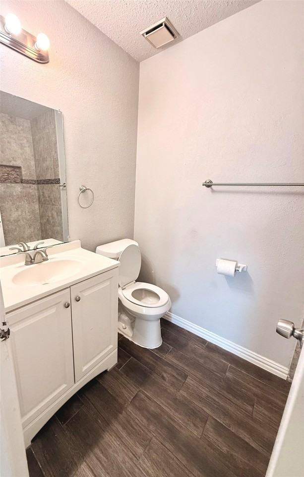 10208 Leatherwood Dr - Photo 6 of 13