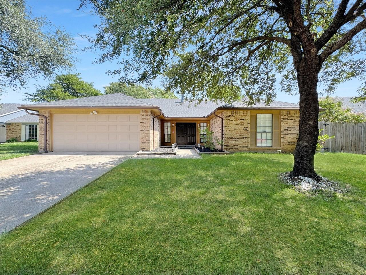 334 E Crossland Blvd