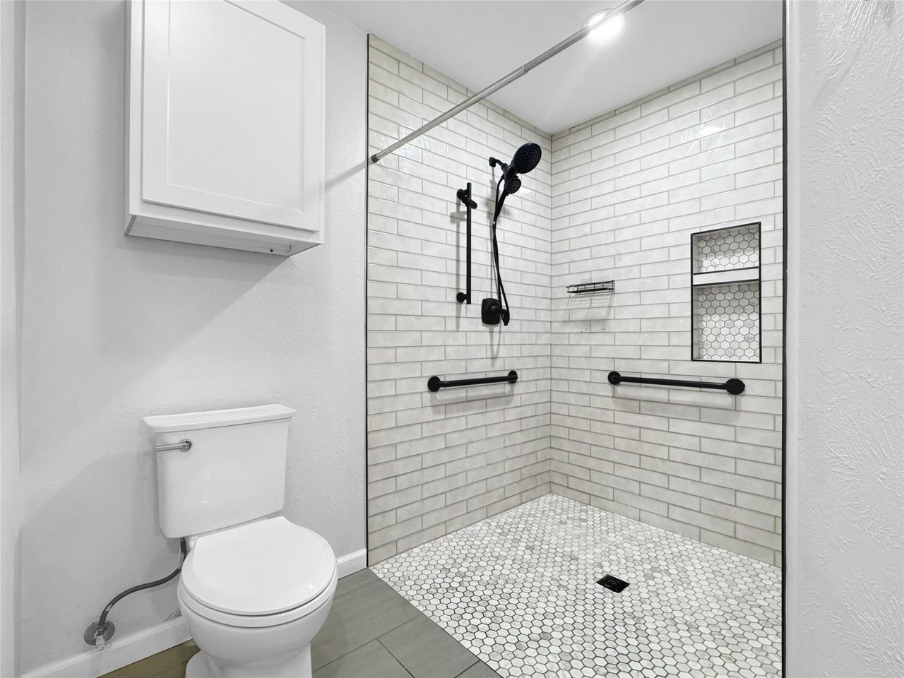 334 E Crossland Blvd - Photo 3 of 21