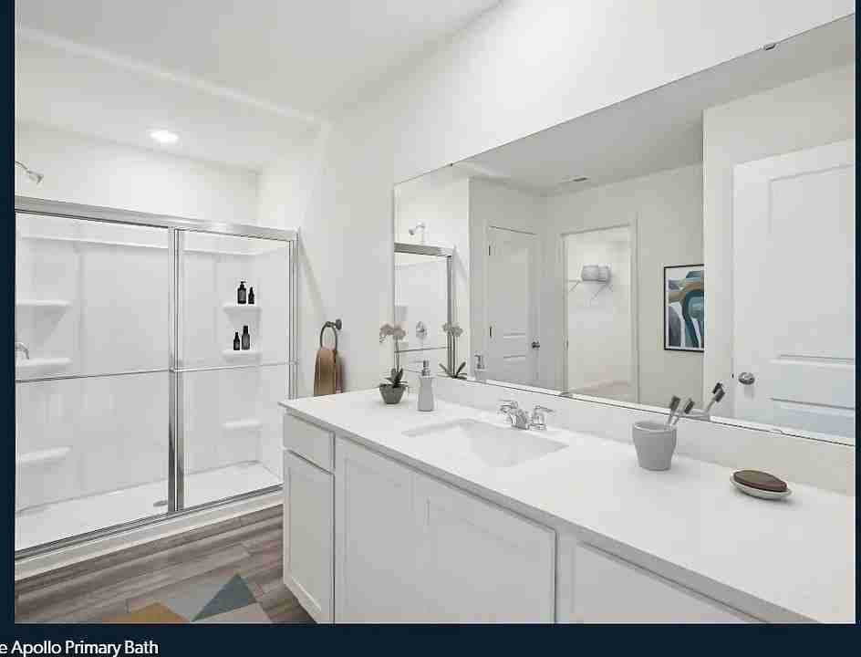 2208 Meadow Park Dr - Photo 5 of 9