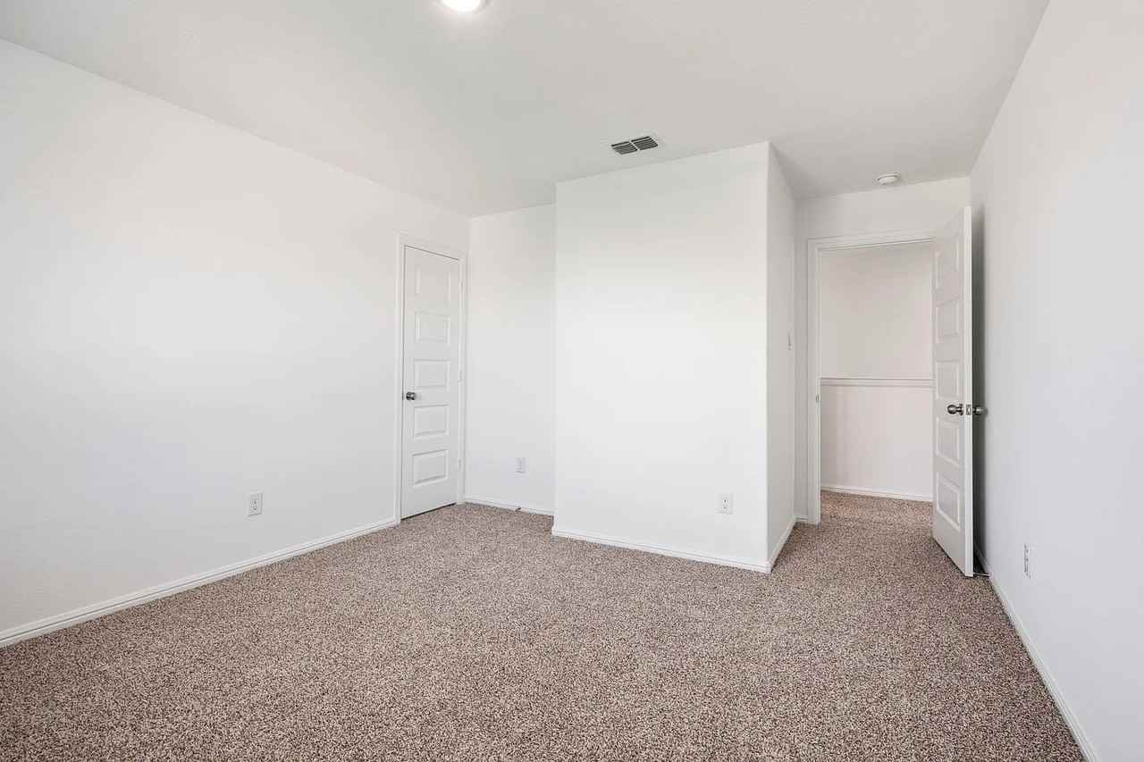 8721 Antelope Flat Ln - Photo 6 of 36