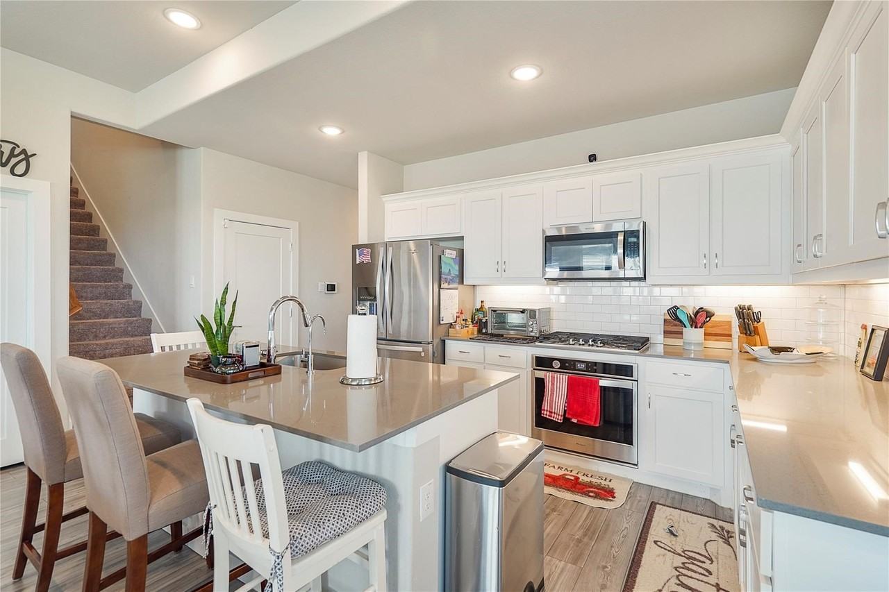 2513 Peoria Dr - Photo 3 of 31