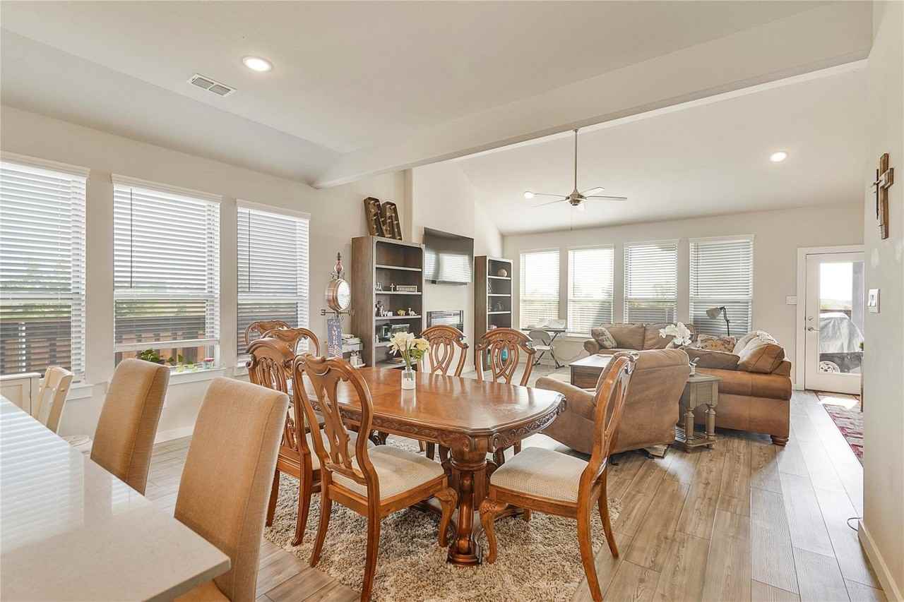 2513 Peoria Dr - Photo 4 of 31