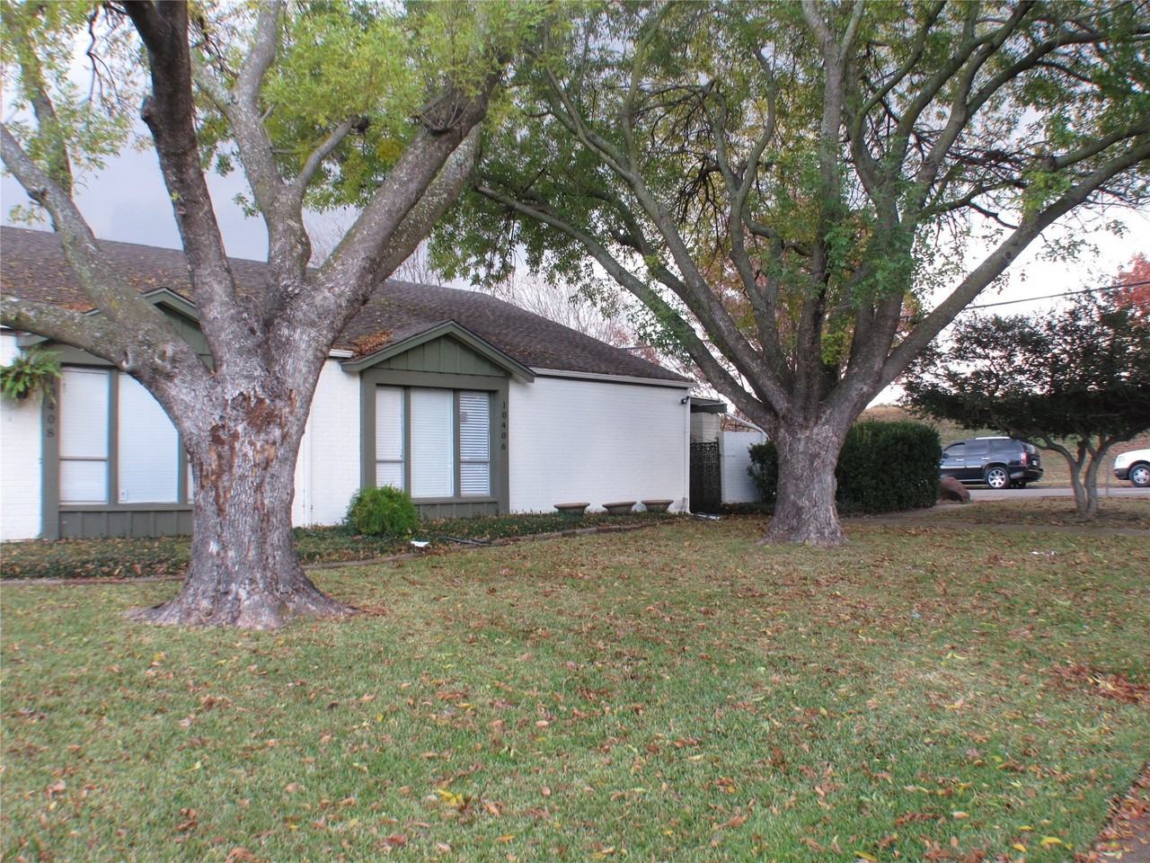 10406 Shadow Bend Dr - Photo 3 of 31