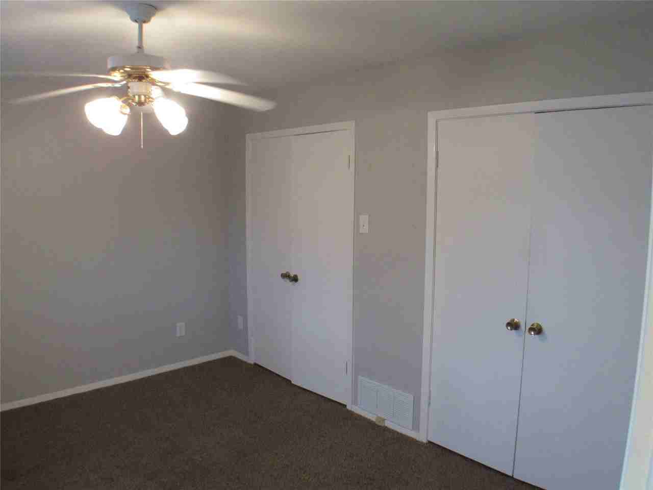 10406 Shadow Bend Dr - Photo 4 of 31