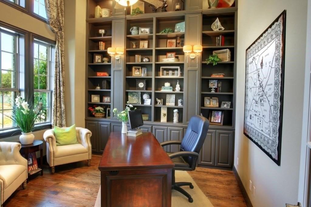 814 Calcot Dr - Photo 4 of 30