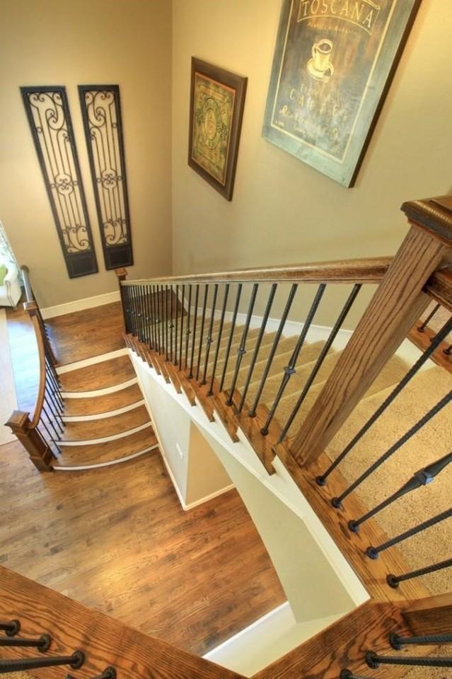 814 Calcot Dr - Photo 6 of 30