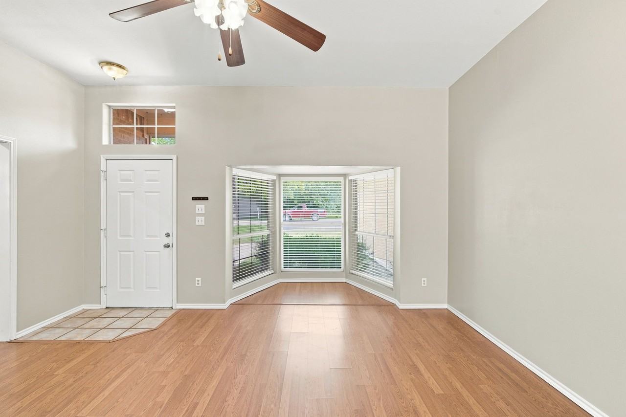 114 Trinity St - Photo 3 of 26