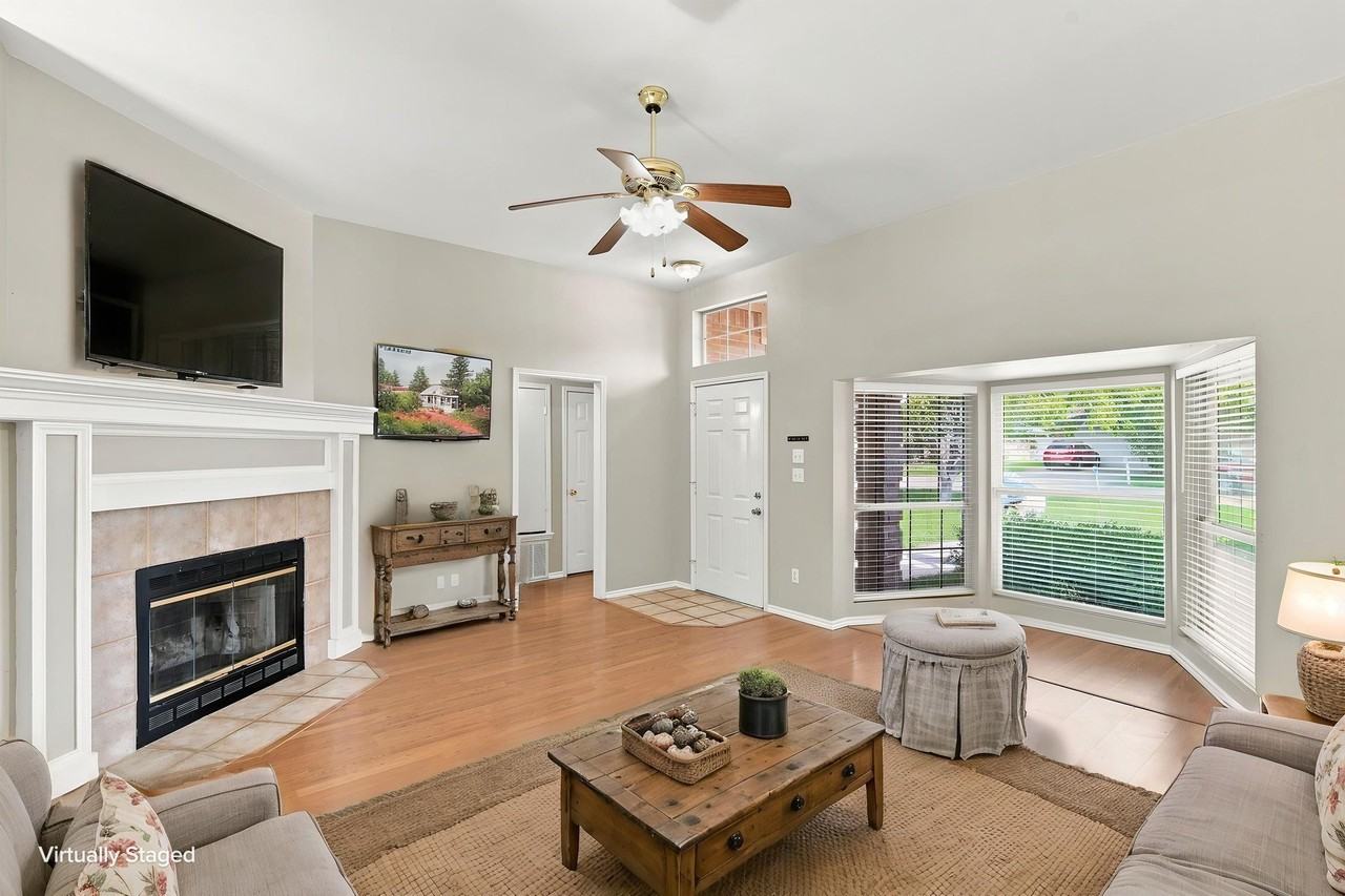 114 Trinity St - Photo 6 of 26