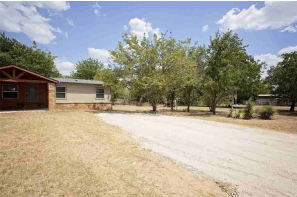 128 Burkhalter St - Photo 2 of 30