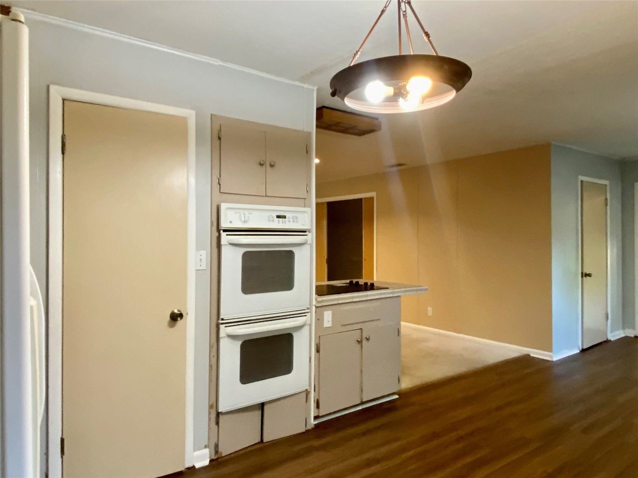2467 Garfield Ave - Photo 7 of 19