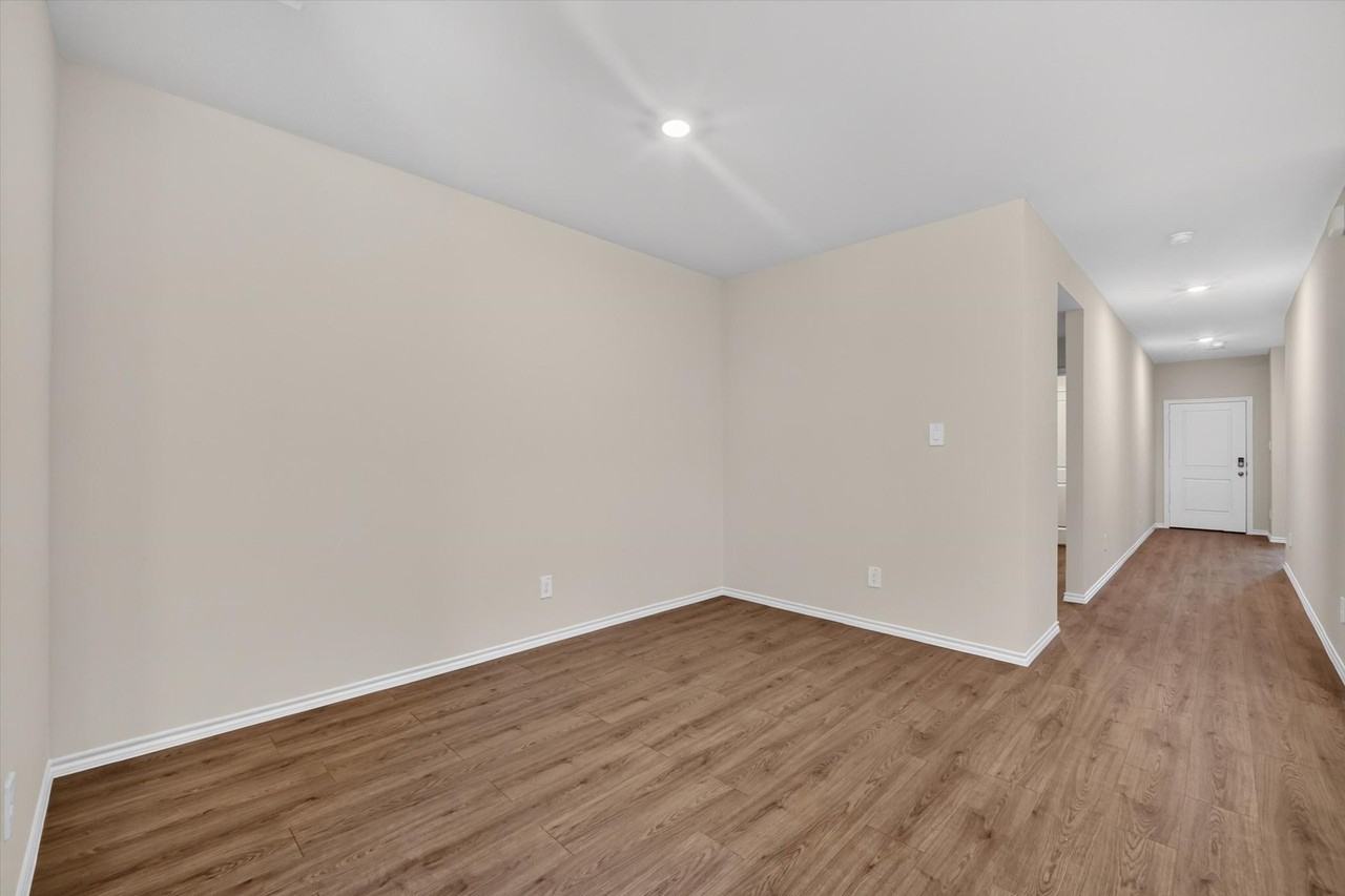 3310 Catamount Dr - Photo 7 of 20