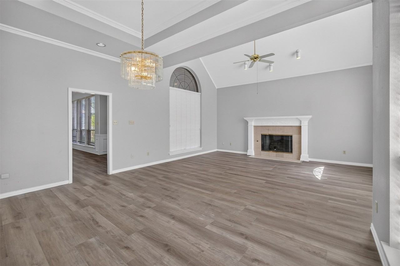1037 Mccoy Dr - Photo 4 of 22
