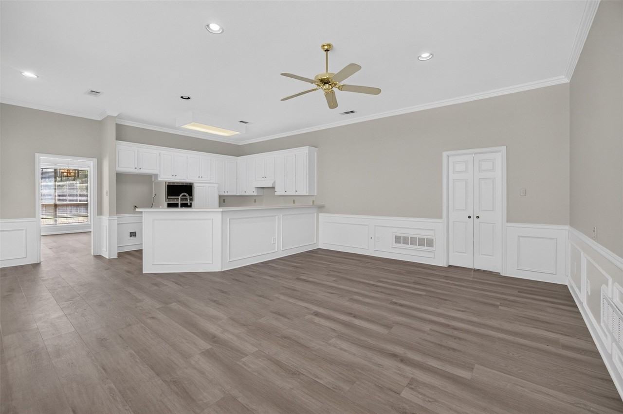 1037 Mccoy Dr - Photo 5 of 22