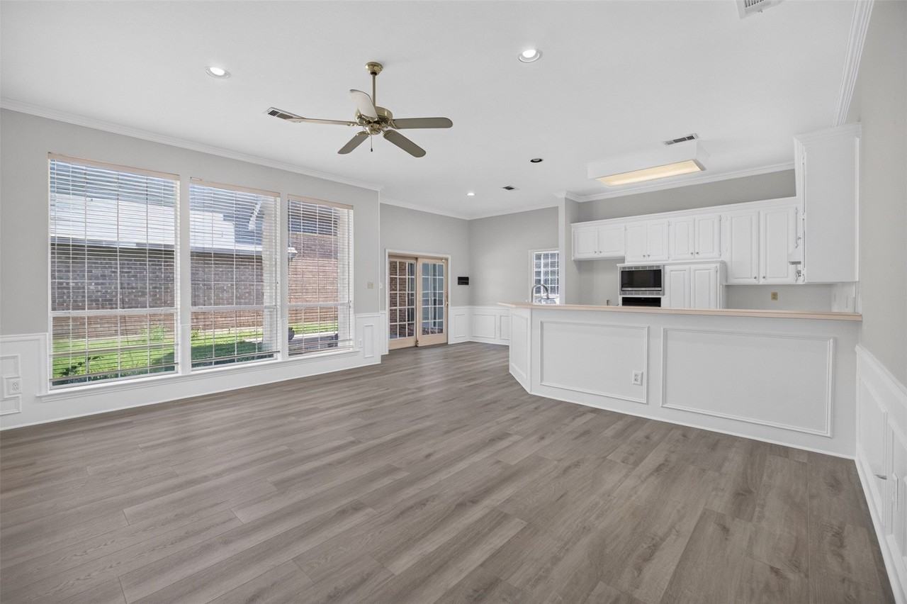1037 Mccoy Dr - Photo 6 of 22