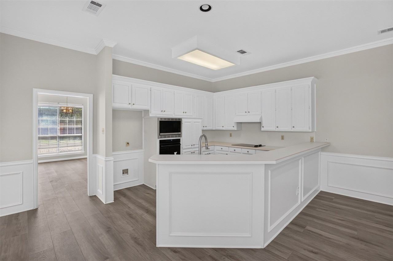 1037 Mccoy Dr - Photo 7 of 22