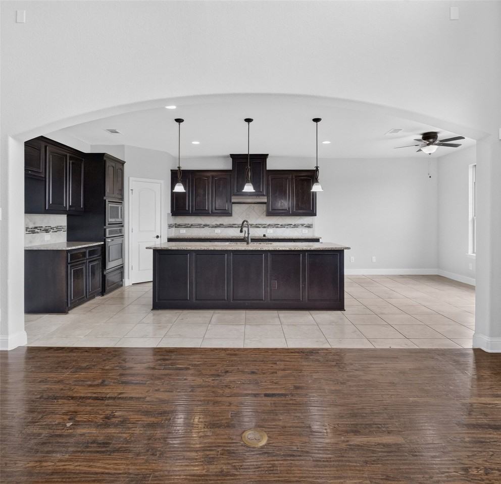 1708 Stillwater Dr - Photo 6 of 30