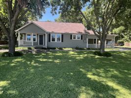 featured image of 1100 E Franklin St