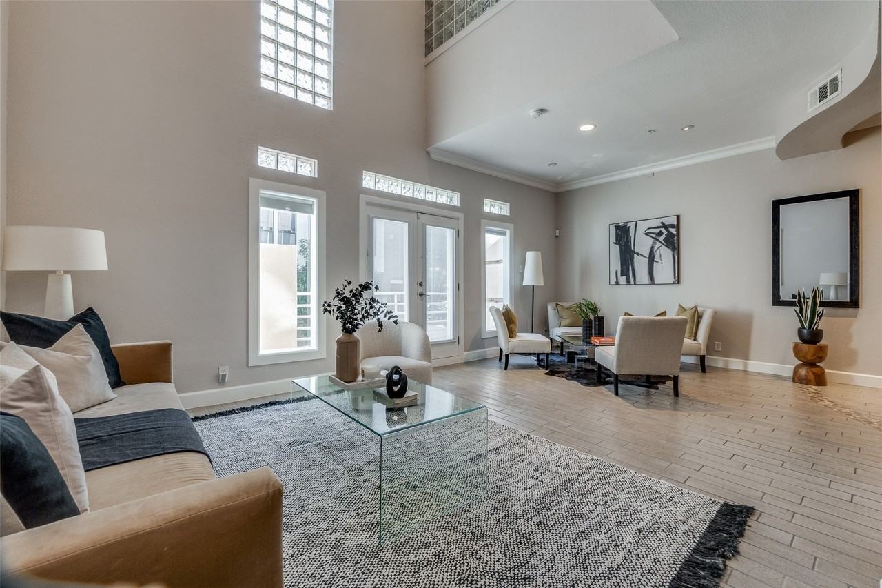 4040 Avondale Ave #402 - Photo 6 of 23