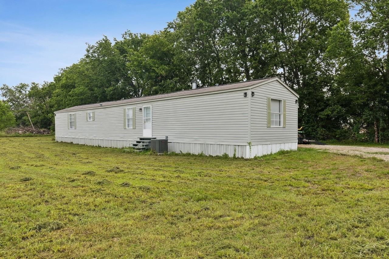 1946 County Road 2290 - Photo 3 of 26