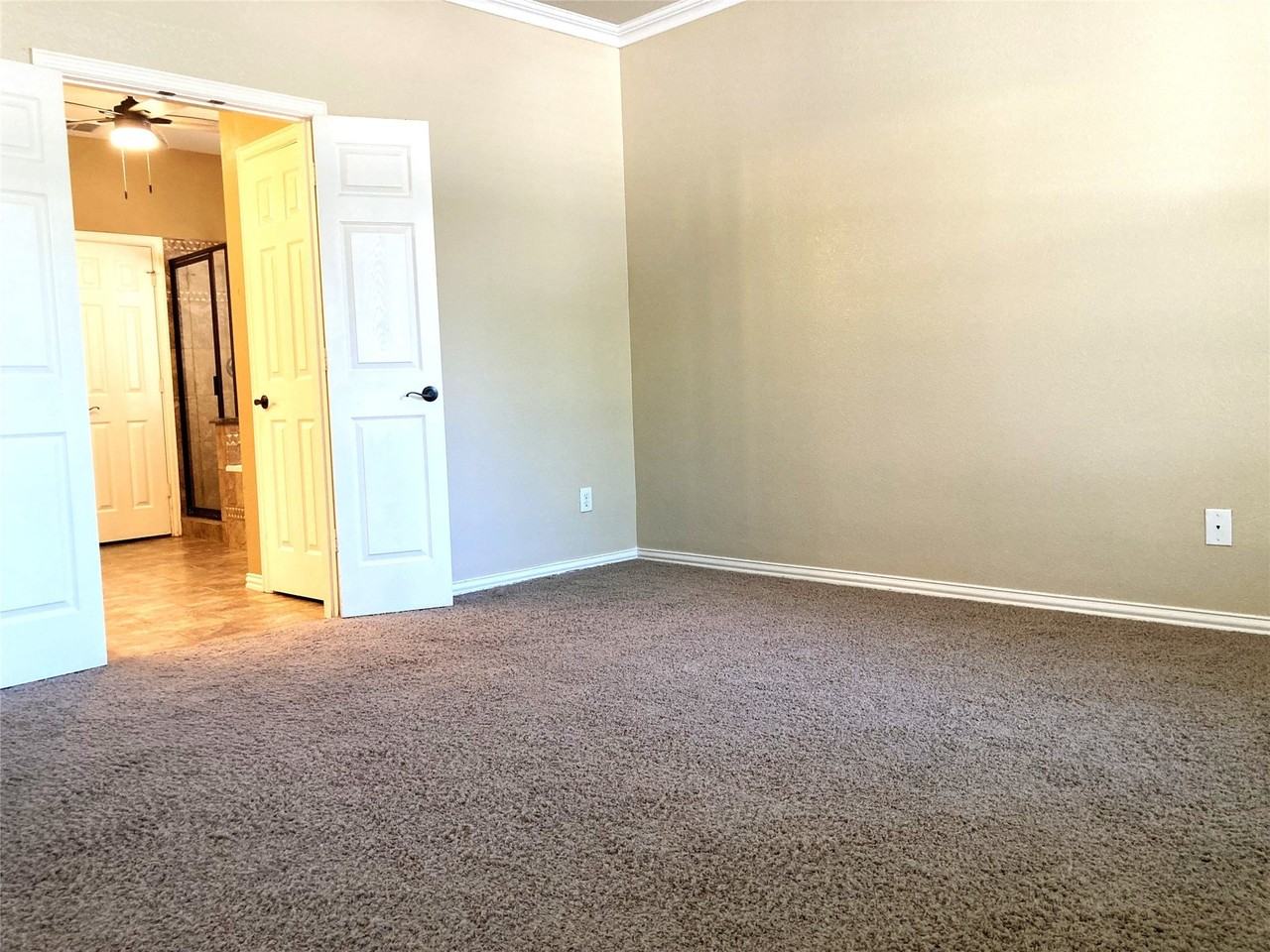 630 Waterview Dr - Photo 5 of 20