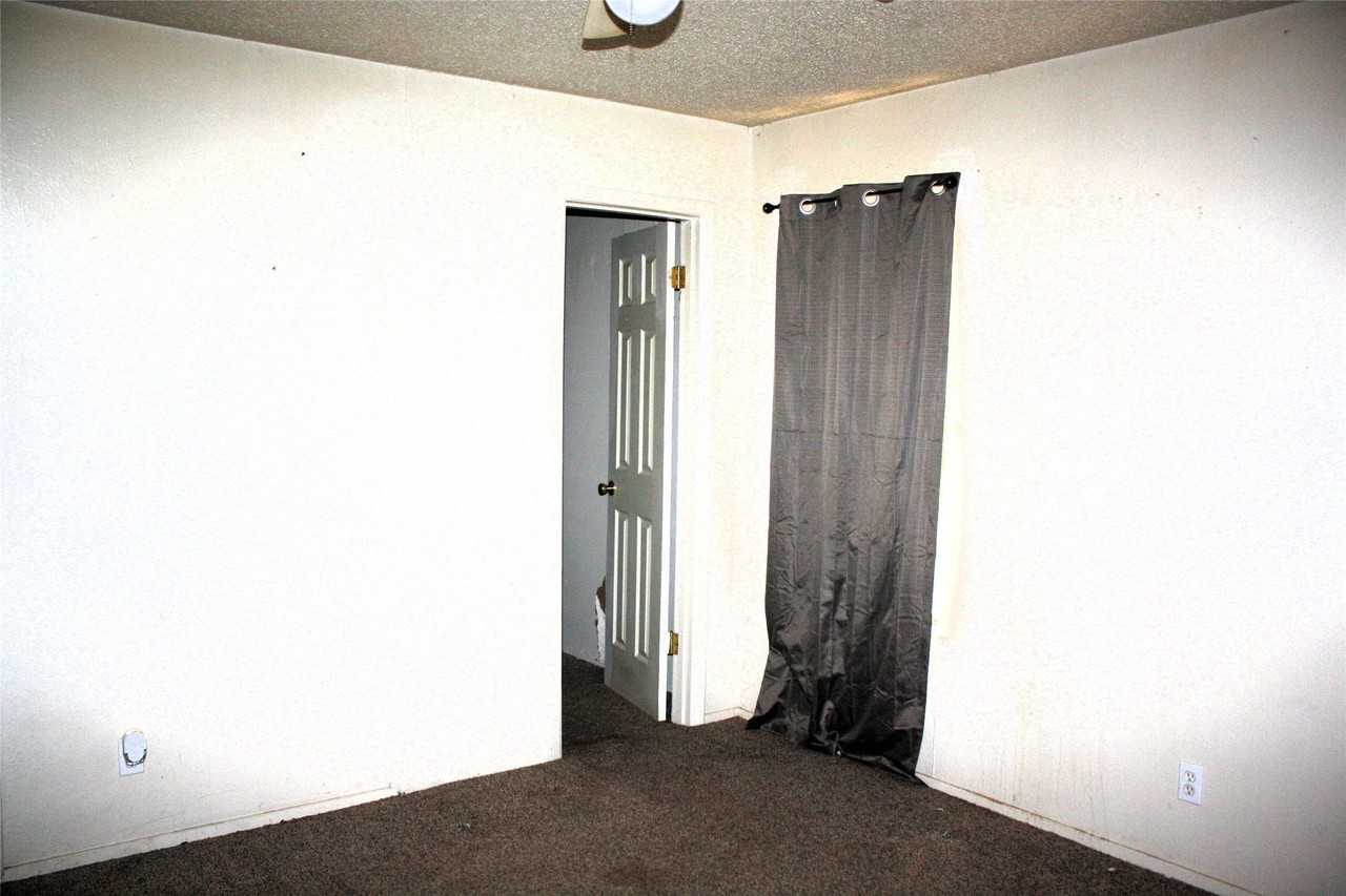 423 Waller Dr - Photo 3 of 17