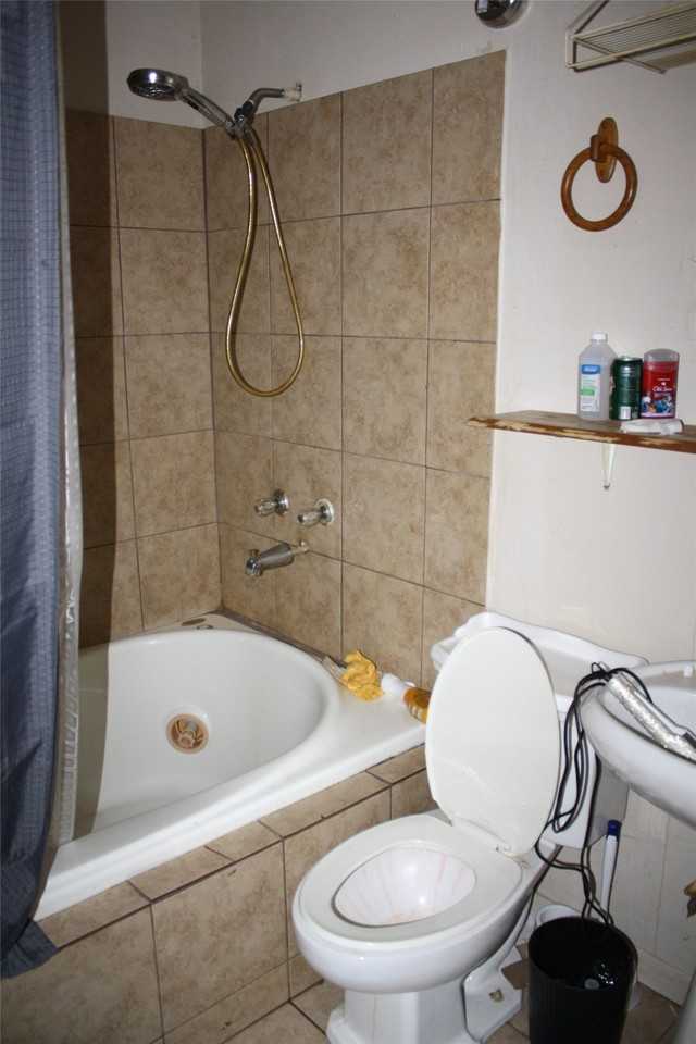 423 Waller Dr - Photo 4 of 17