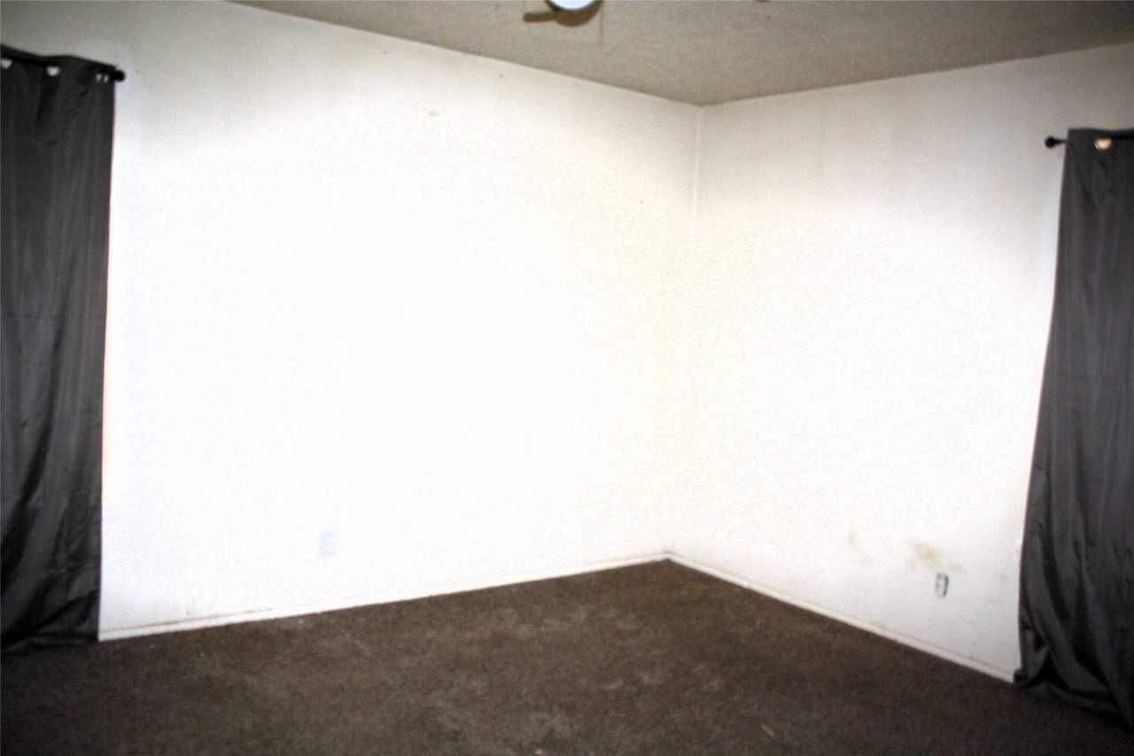 423 Waller Dr - Photo 5 of 17