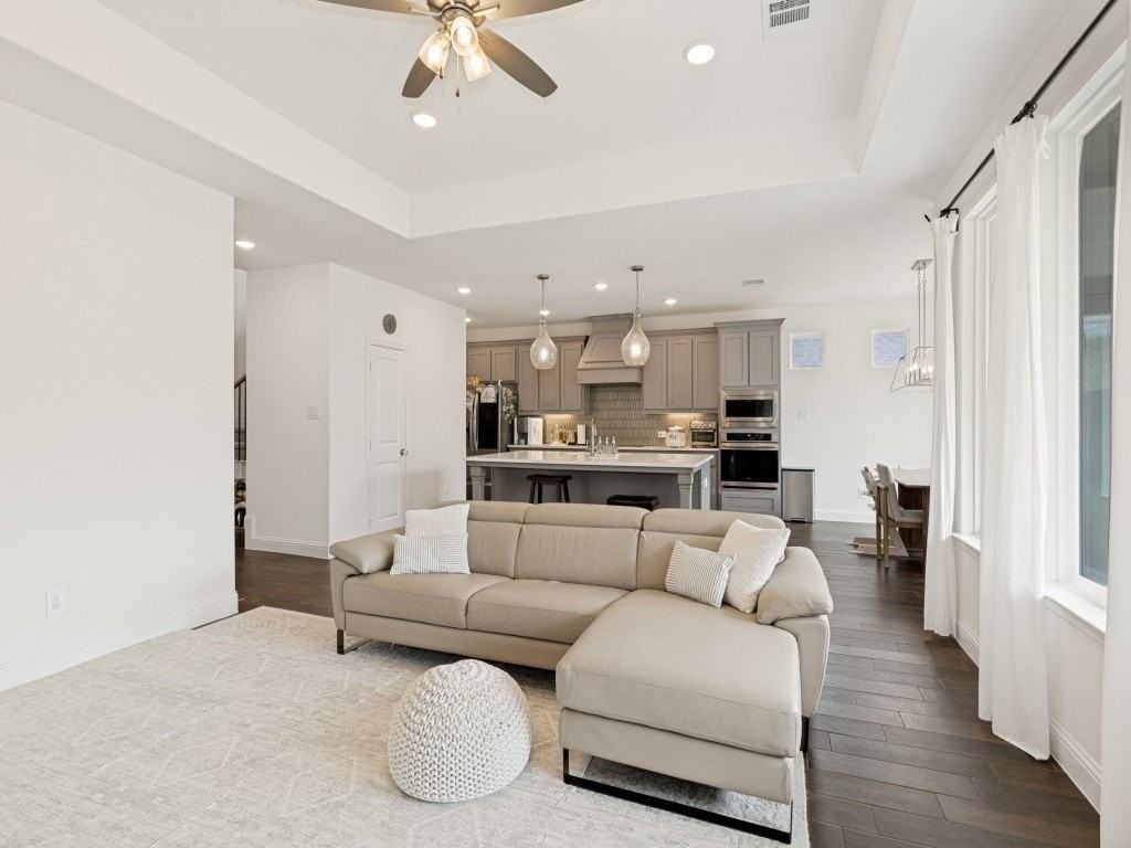 7117 Talon Dr - Photo 3 of 26