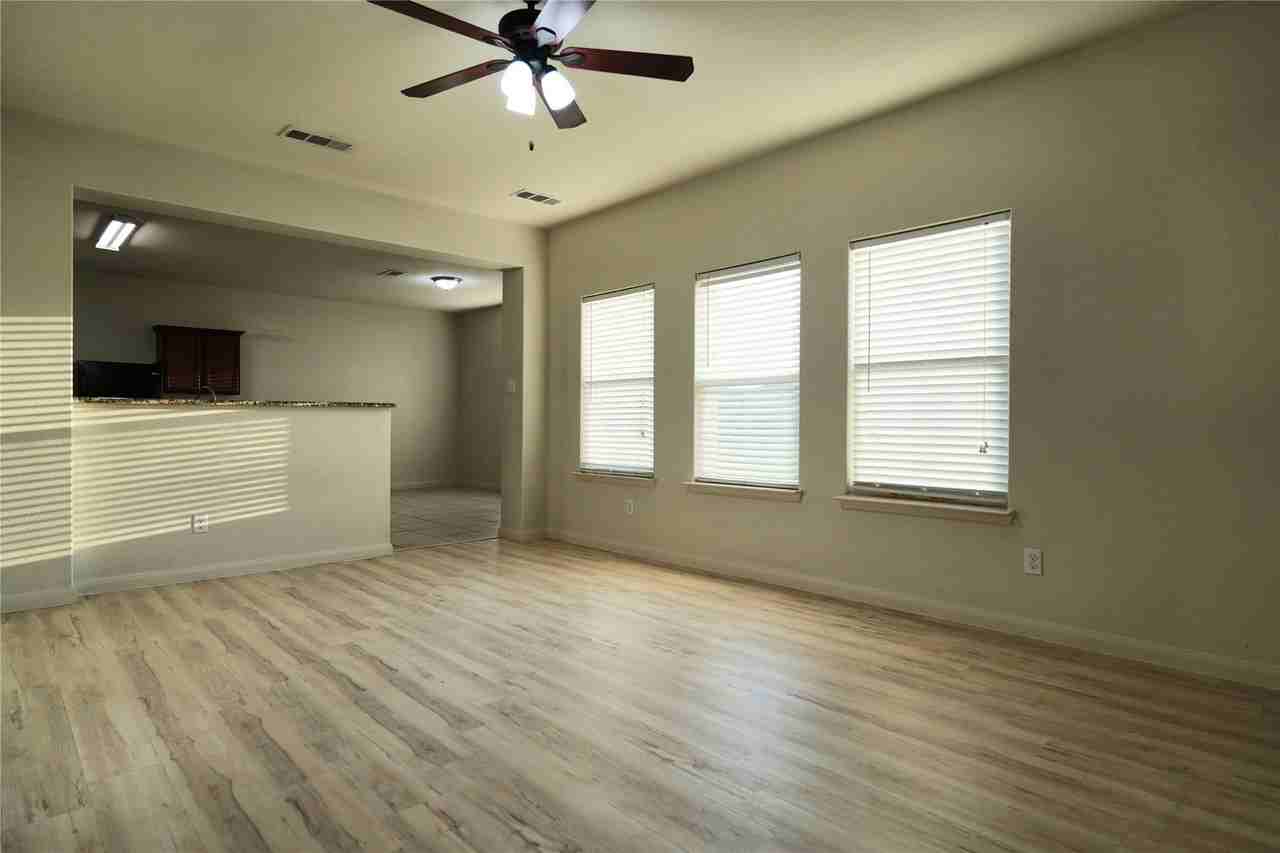 344 Magnolia Dr - Photo 2 of 28