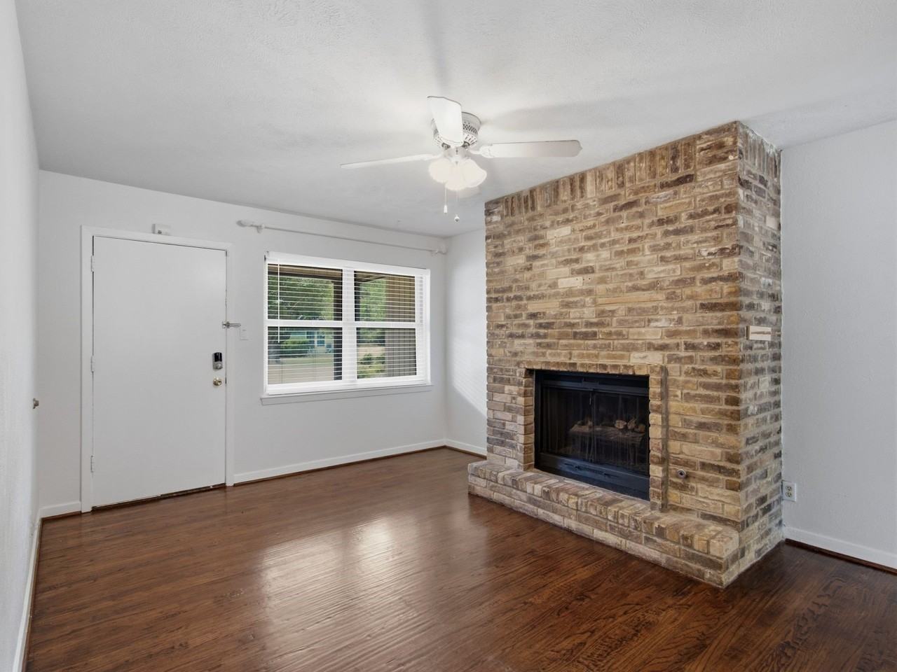 11731 Dorchester Dr - Photo 4 of 25