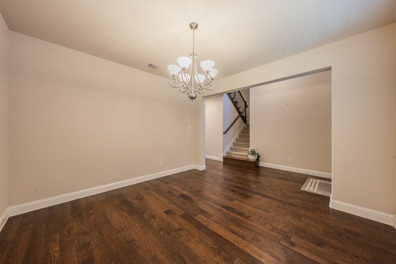 15505 Bluffdale Dr - Photo 4 of 40