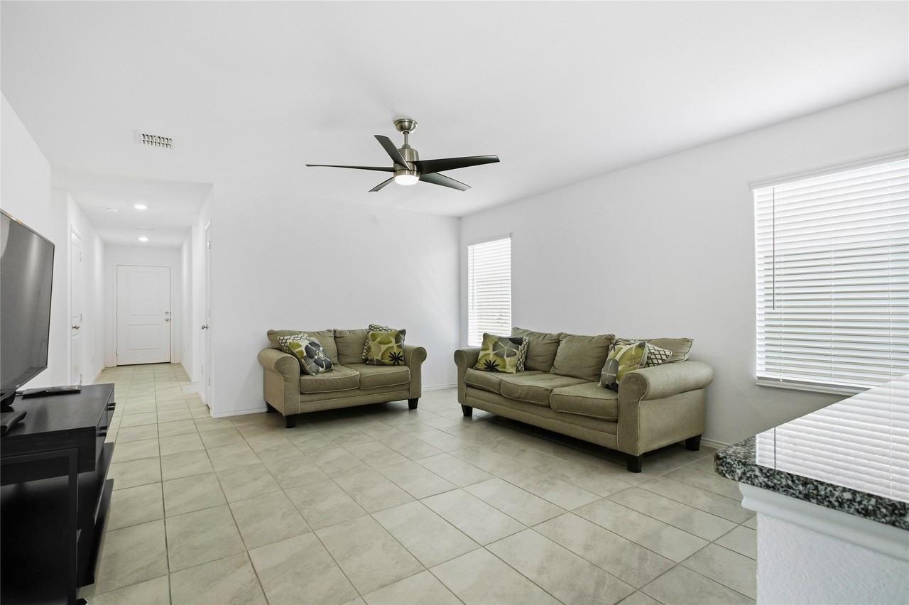 9609 Lightfoot Rd - Photo 6 of 28