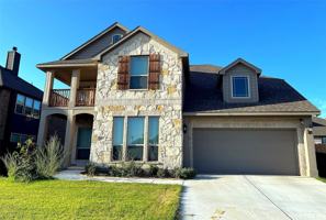 featured image of 2909 Parkwood Cir