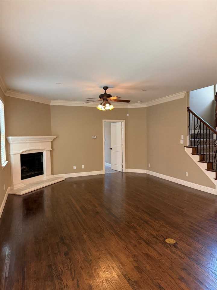 705 Rembrandt Ct - Photo 5 of 40