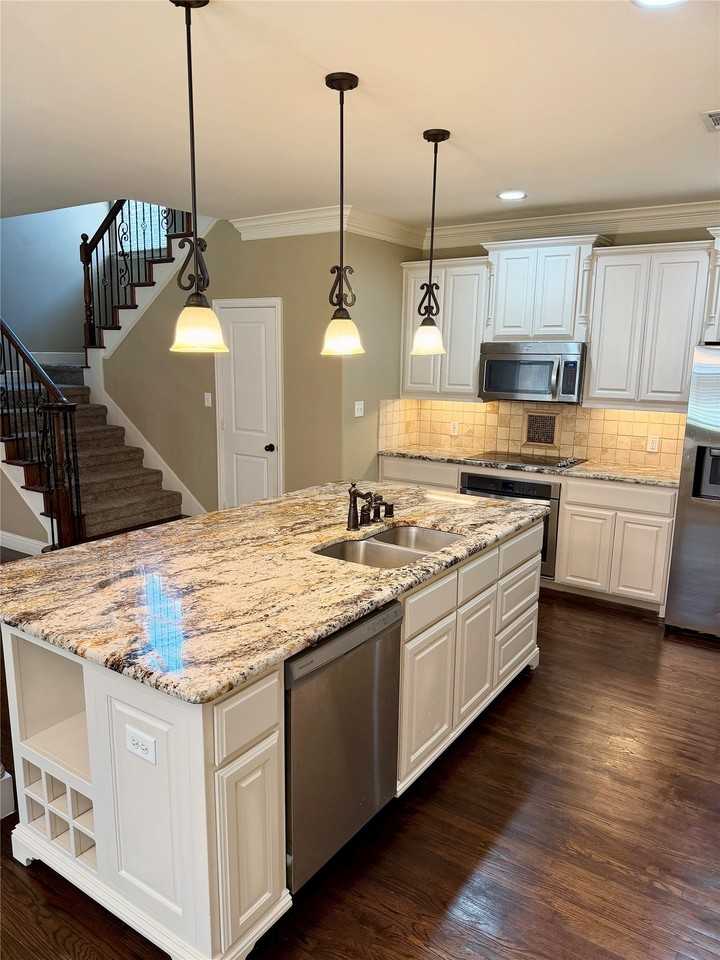 705 Rembrandt Ct - Photo 6 of 40