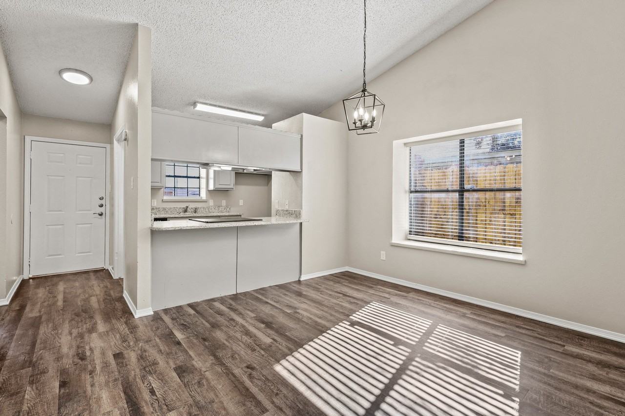 1705 Dynasty Dr - Photo 2 of 14